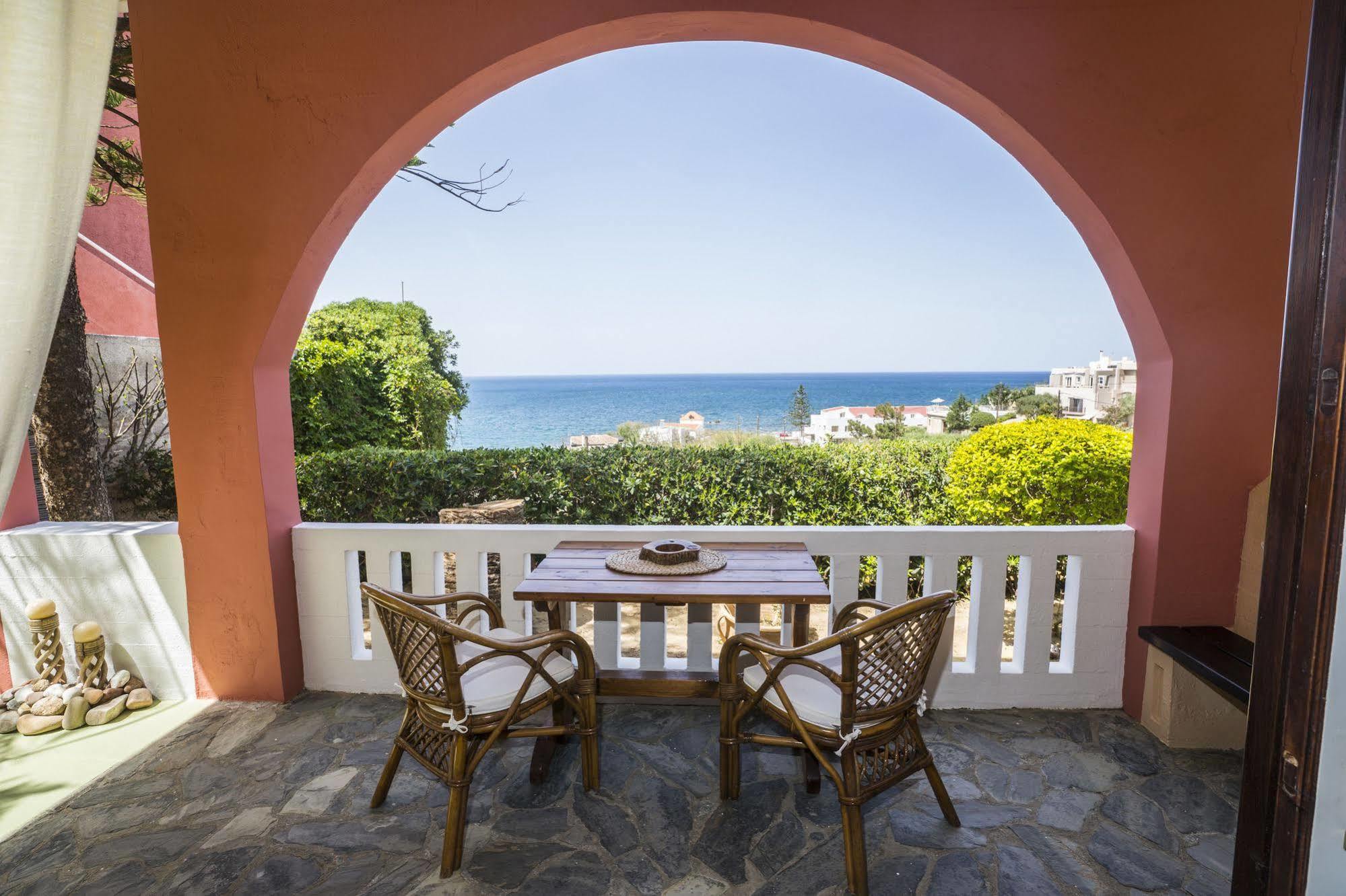 Villa Georgia Apartments & Suites Каламакі Екстер'єр фото